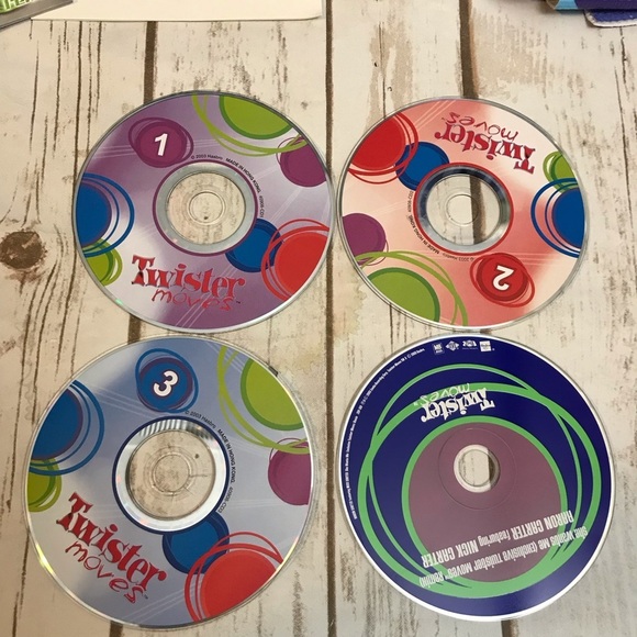 Twister Moves Dance Game with 4 CDs & 144 Dance Sessions by Milton Bradley Y2K - Picture 8 of 12